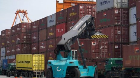 Търговският баланс на еврозоната е отрицателен за пръв път от 2014 г.