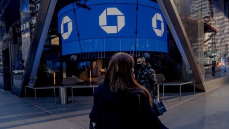 Акциите на JPMorgan поевтиняват след разочароващи резултати за тримесечието