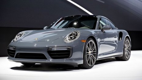 Volkswagen обмисля листването на Porsche през 2022 г.