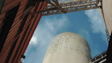 Тромавата администрация в България бави новия завод на „Агрополихим“