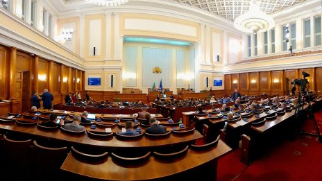 Допитване: ГЕРБ-СДС води с 10% пред "Продължаваме промяната"