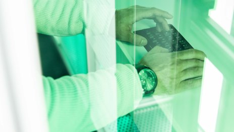 ЕК представи план за по-бързо приемане на изкуствения интелект от бизнеса