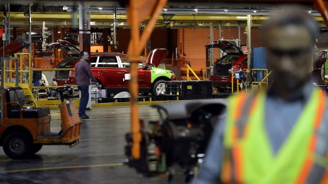 Сделка в последния момент спаси Ford от стачка в заводите в Канада