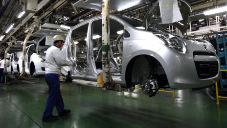 Suzuki спира производството в две фабрики в Япония заради дефицита на чипове