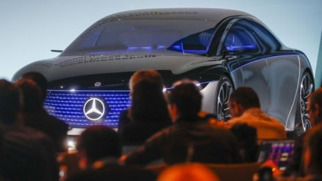Daimler очаква силна възвращаемост от продажбите на своя флагман EQS