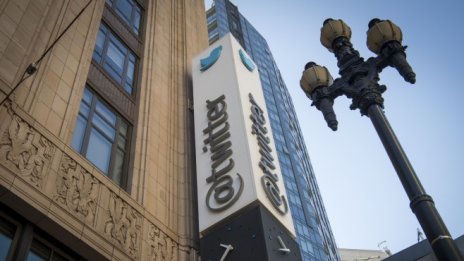 Тримесечните приходи на Twitter за първи път минаха 1 млрд. долара
