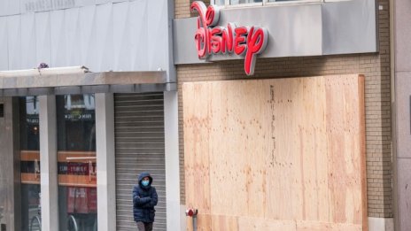 Увеселителните паркове носят огромна загуба на Disney