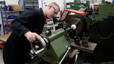 Броят на заетите лица в ЕС и еврозоната достига рекорден връх