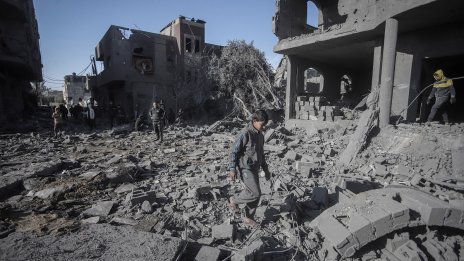 Примирието в Газа влиза в сила