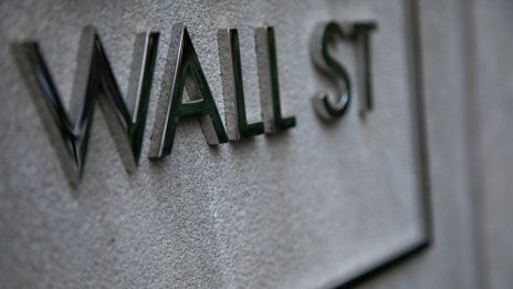 Основните индекси на Wall Street отбелязват трети пореден месечен спад