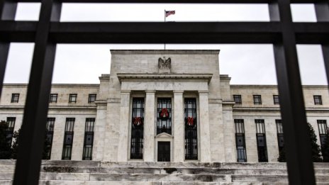 Фед се подготвя за ястребов полет през май