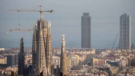 Барселона забранява всички краткосрочни наеми за туристи от 2029 г. 