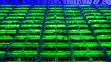 Биткойнът е на крачка от нов рекорд преди листването на Coinbase