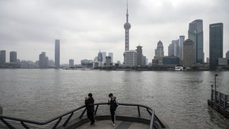 Китайските банки са отпуснали повече нови заеми от очакваното през март