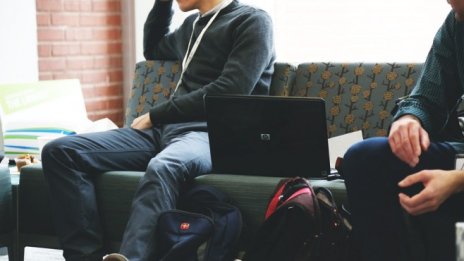 Бизнесът предлага безплатно висше образование срещу работа в България