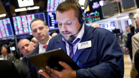 Подновеното търговско напрежение хвърли сянка над Wall Street