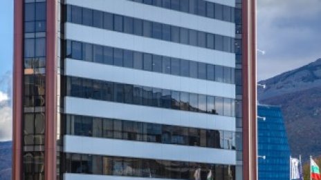 "Инвестбанк" с повишен дългосрочен рейтинг