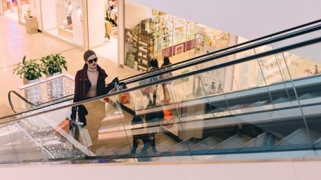 Потребителското доверие в България леко се повишава през януари