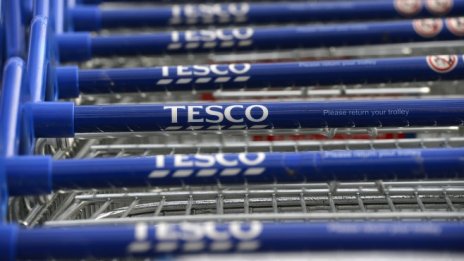 Tesco пред риск от компенсации за 4 млрд. паунда заради неравностойно заплащане