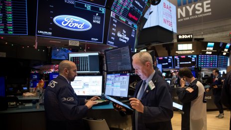 Wall Street започва сесията с повишения в очакване на нова порция отчети*