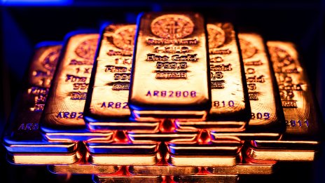Amundi: Силното поскъпване на златото може да продължи поради бягството от долара