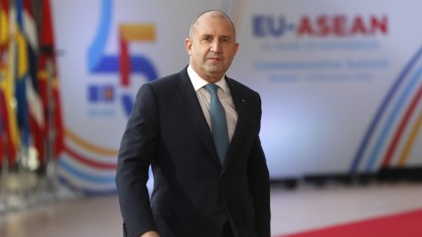 Президентът не наложи вето на споразумението за военна помощ за Украйна