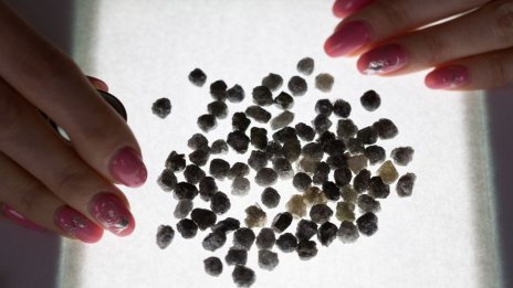 ЕС се подготвя да забрани и руските диаманти