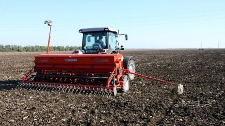 Снегът ще забави есенната сеитба на пшеницата