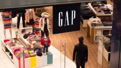 Gap: Спряхме доставките на дрехи за Русия... но не съвсем