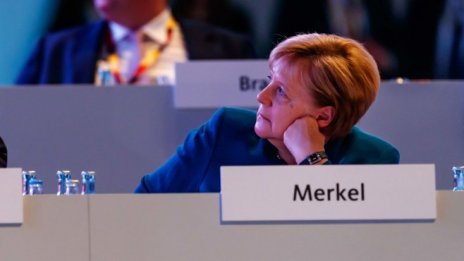 Не разчитайте, че натискът върху Меркел ще доведе скоро до германски стимули