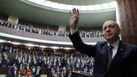 Турция заплаши да блокира действията на НАТО, ако не получи подкрепа срещу кюрдите