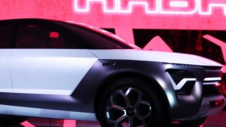 Автомобилните концерни инвестират в електромобили въпреки слабото им търсене