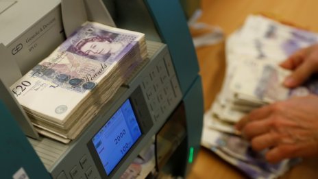 Прогноза: Паундът го очаква бляскаво бъдеще през 2020 г.