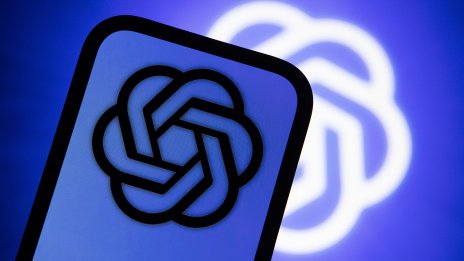 ChatGPT окупира над 80% от световния пазар на AI чатботове