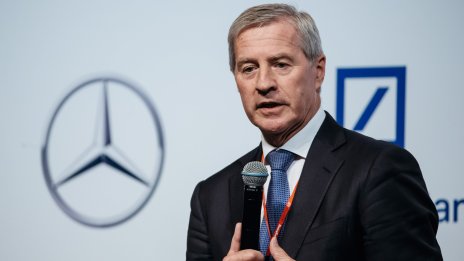 Следователи са влезли в жилището на бившия шеф на Deutsche Bank Юрген Фитчeн 