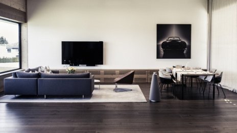 Bang&Olufsen превърна в луксозен дом шоурума на Aston Martin