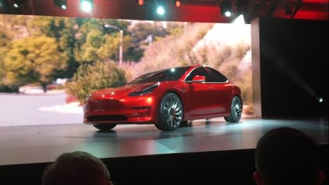 Model 3, дългоочакваната кола на Tesla за масите