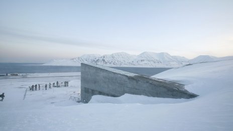 Пращат семена от български земеделски култури в новия Ноев ковчег