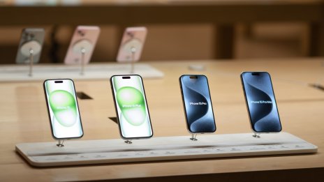 Apple губи челното място на пазара на смартфони