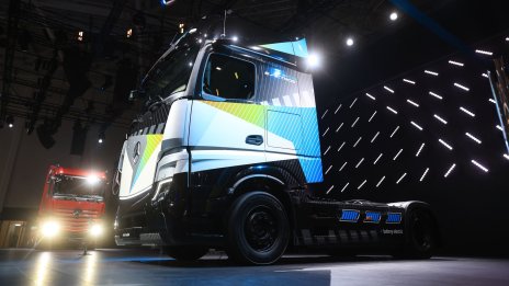 Daimler Truck засили прогнозата за печалбата заради силното търсене в Северна Америка