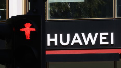САЩ обмислят санкции срещу компании за чипове, с които Huawei потенциално работи