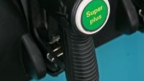 Цената на американския лек суров петрол остава близо до 100 долара*