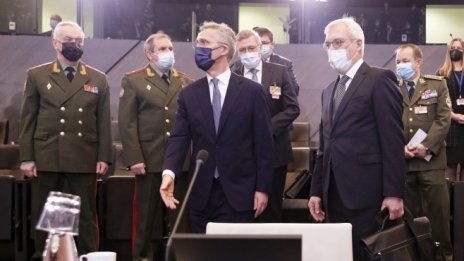 Преговаря ли Русия наужким?