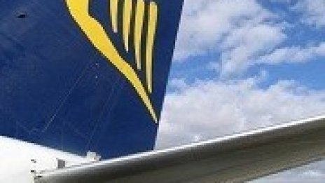 Ryanair повишава печалбата, но с по-малко от очакваното