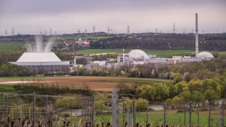 Шолц отхвърли призивите за връщане на ядрената енергия, наричайки я "изгубена кауза"