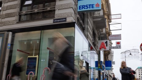 Борсите в Източна Европа посрещат уикенда с ръстове 