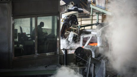 Индустриалната печалба в Китай продължава да намалява на фона на слабо търсене