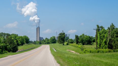 Barclays, BNP и Santander водят във финансирането на борбата с въглеродните емисии