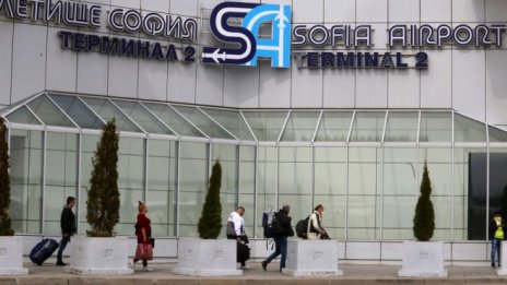 Деца до 12 години от "зелена зона" за Covid няма да се тестват при влизане у нас