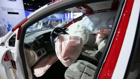 Autoliv отчете тримесечна печалба, но понижи насоките за 2021 г. заради чиповете